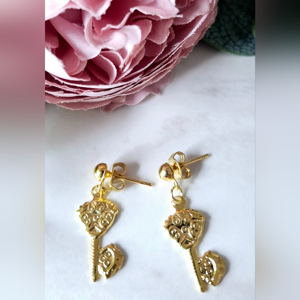 Vintage 80s 🗝✨️💛Gold Keys To My Heart Earrings